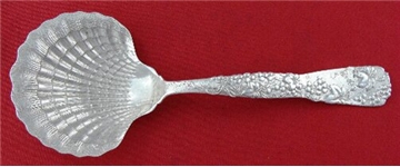 VINE CLAM SHELL or BERRY SPOON