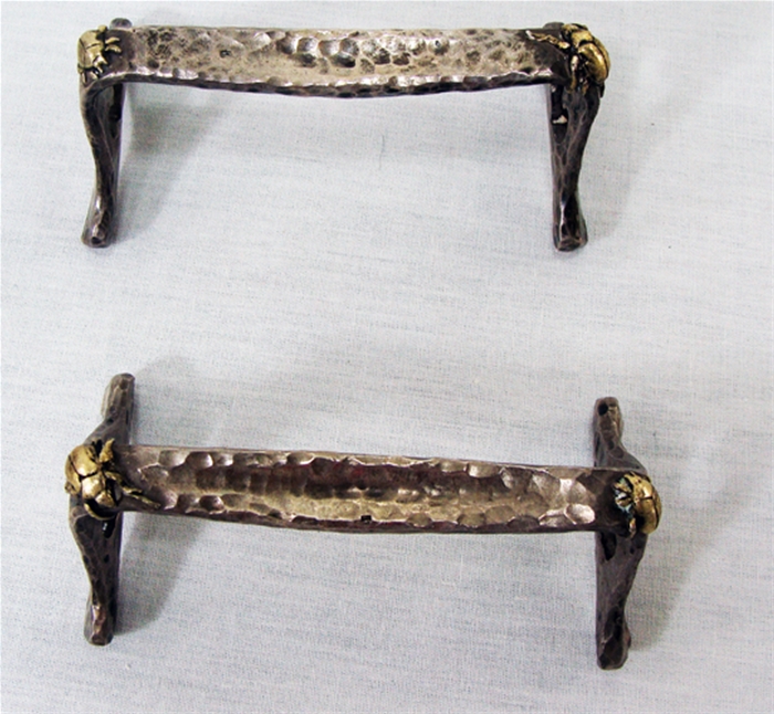  knife rest with applied metal Bugs