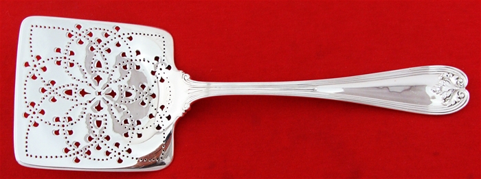 COLONIAL PANCAKE SERVER, PIERCED, 8 7/8",No Mono